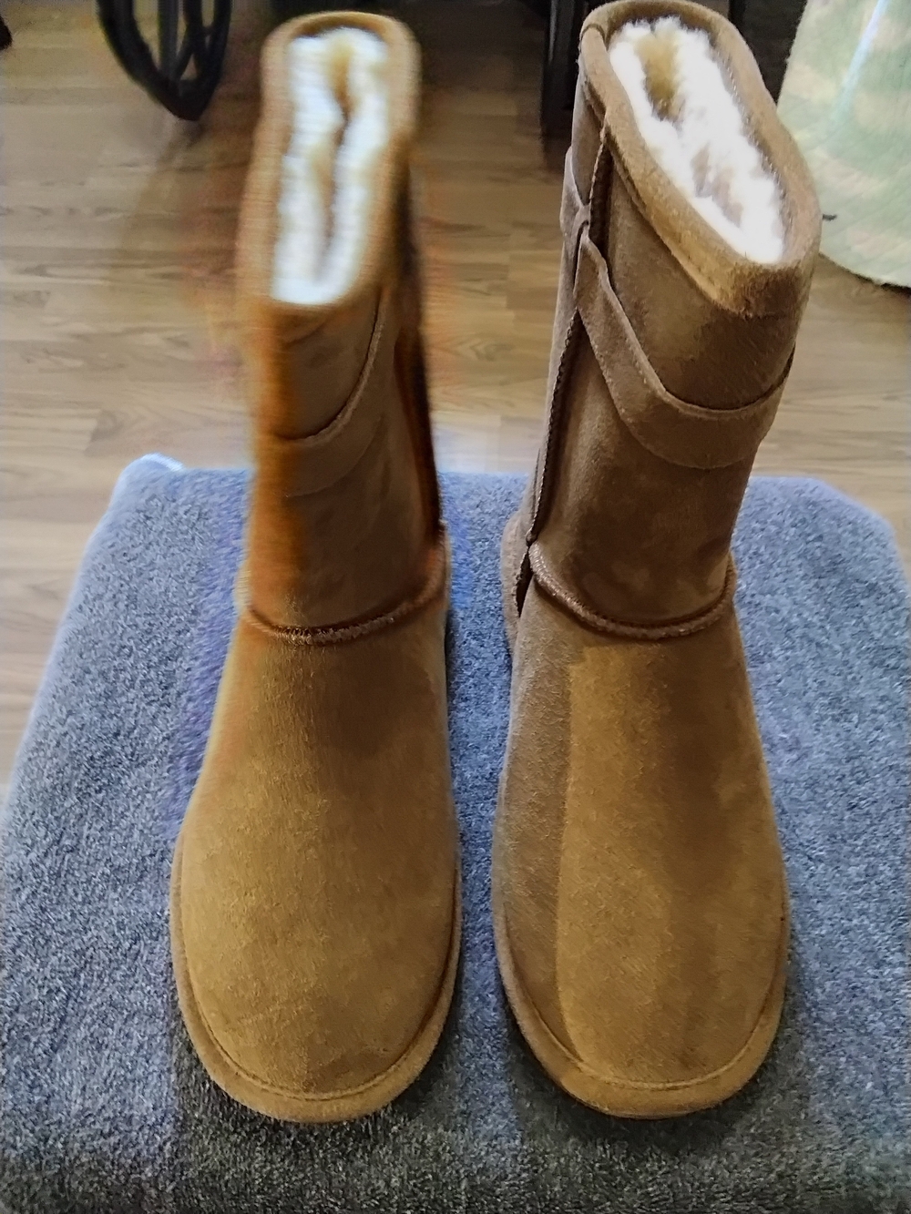 NIB Bearpaw Val Hickory Brown Suede Fur Winter Boots Sz 9
